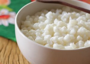 Pode deixar a canjica de molho na água quente